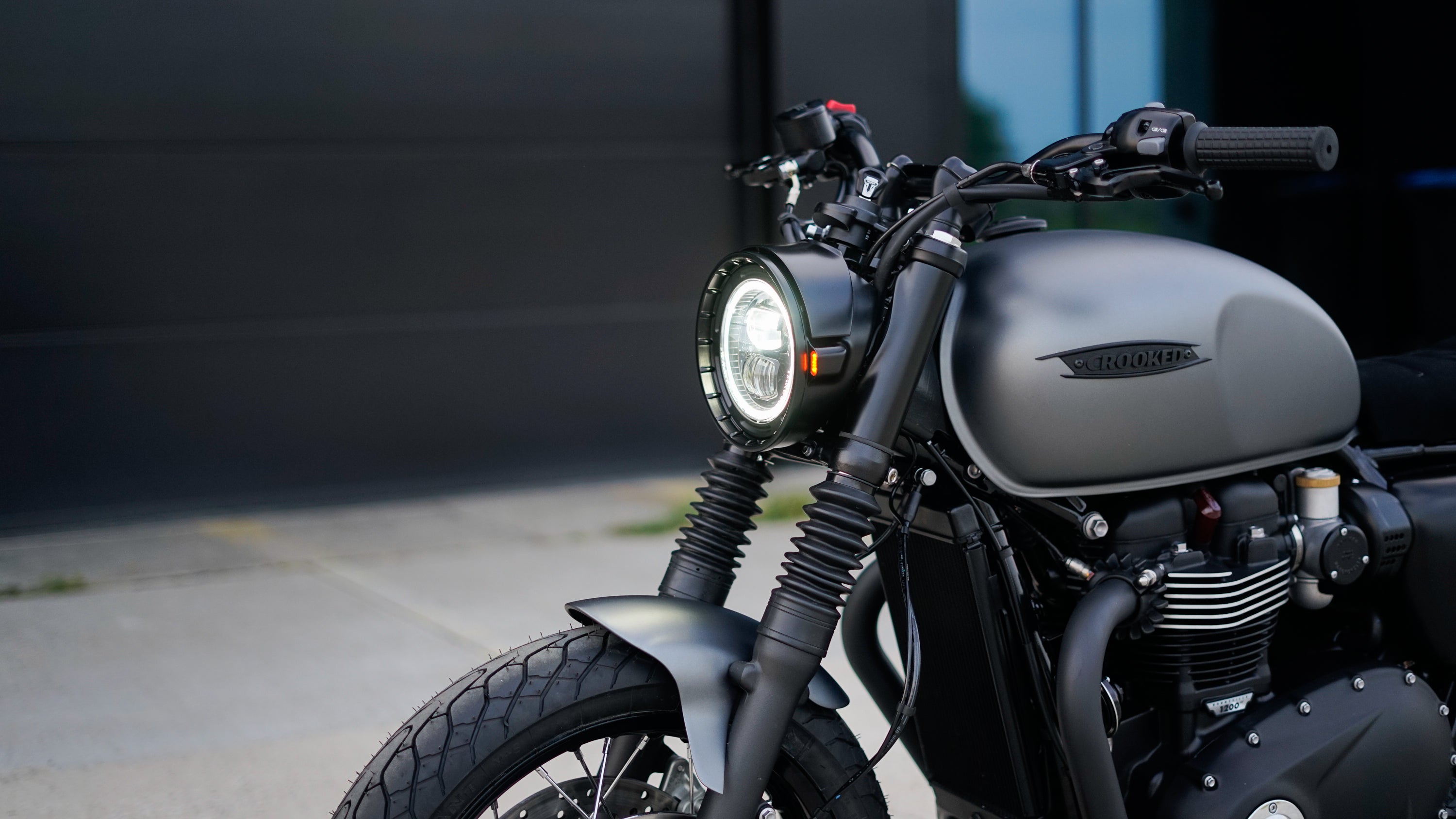 Crooked Emblem für Triumph Bonneville T120/T100