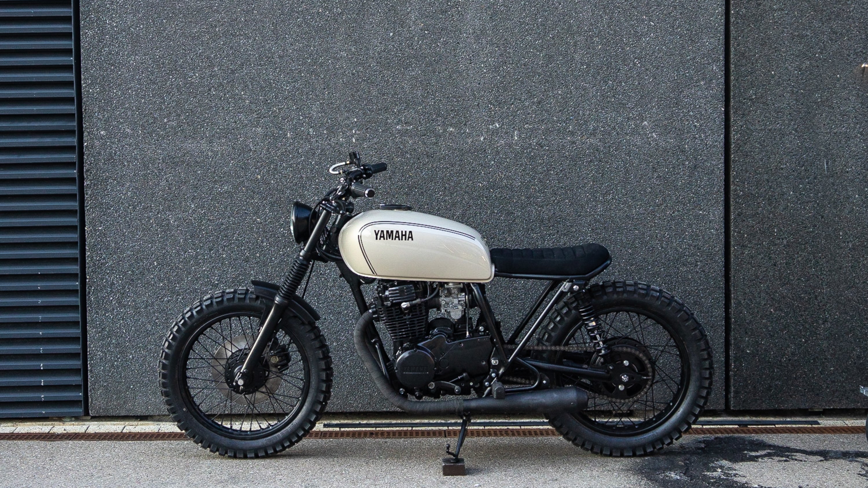 Yamaha XS400 Scrambler 