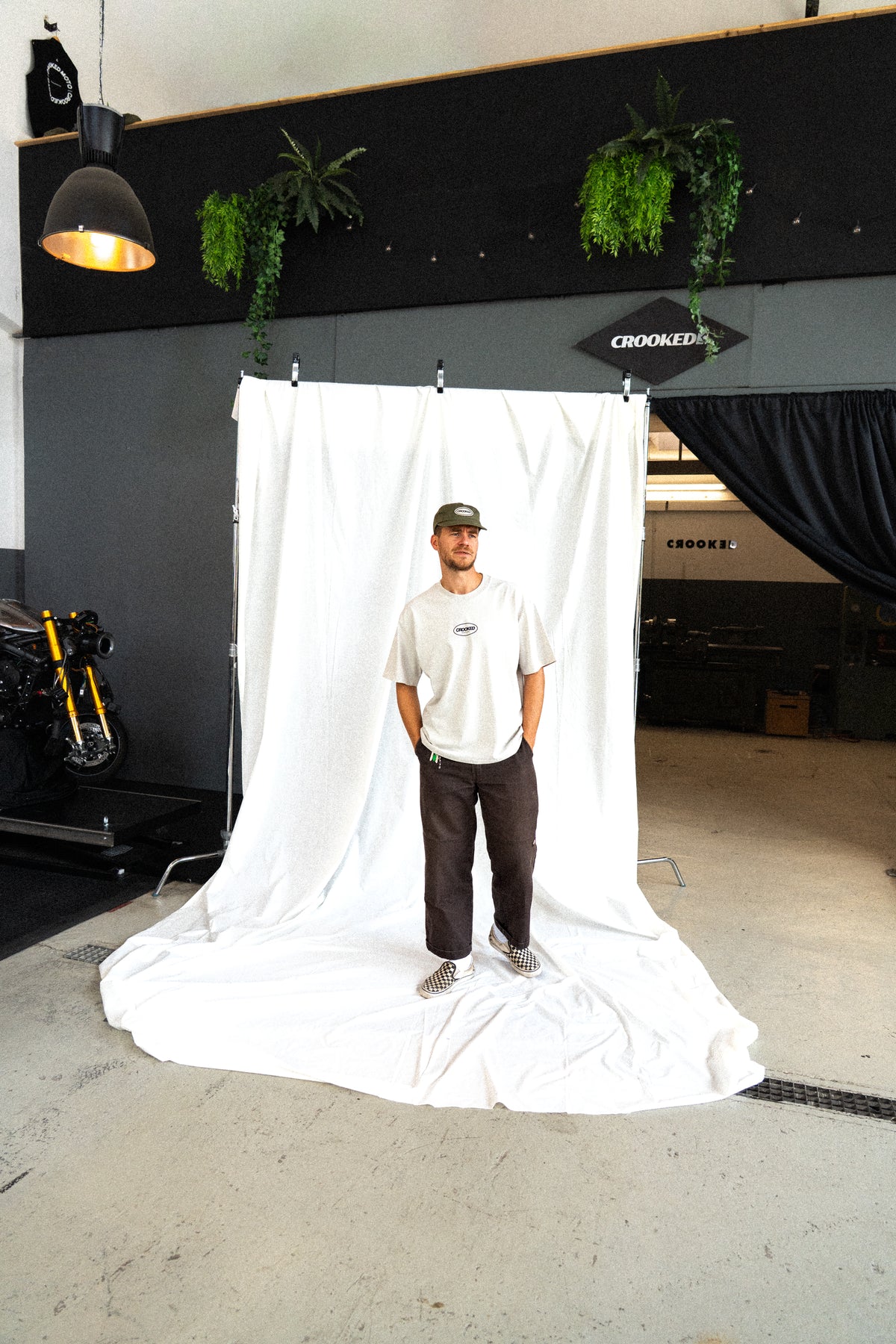 CROOKED "Basecamp" T-Shirt