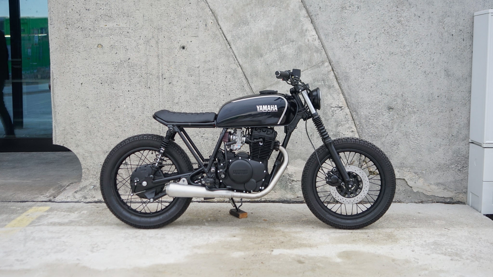 Yamaha XS400 SERIES – Crooked Motorcycles